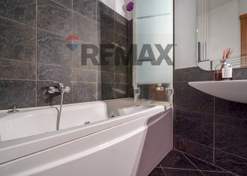 Bagno - Bilocale Via Robert Musil
 
8, Roma - foto 37