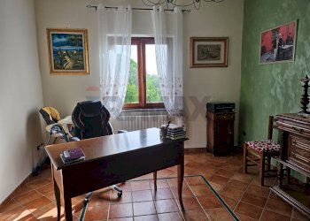 Soggiorno - Casa indipendente Salerno - foto 41