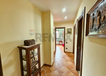 Hall / corridoio - Casa indipendente Salerno - foto 64