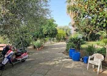 Edificio all\'aperto - Casa indipendente Salerno - foto 87
