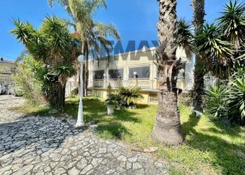 Casa all\'aperto - Commercial Premises Via XXI Aprile
 
147, Acireale - photo 1