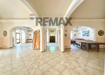 Hall / corridoio - Commercial Premises Via XXI Aprile
 
147, Acireale - photo 5