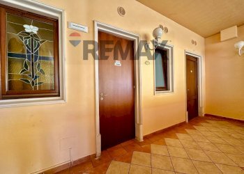 Hall / corridoio - Commercial Premises Via XXI Aprile
 
147, Acireale - photo 18