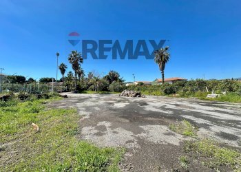 Vista delle montagne - Commercial Premises Via XXI Aprile
 
147, Acireale - photo 32