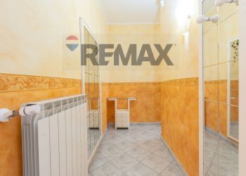 Hall / corridoio - Three-room apartment Via Cave Villara'
 
33, Catania - photo 7