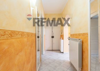 Hall / corridoio - Three-room apartment Via Cave Villara'
 
33, Catania - photo 8