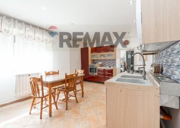 Cucina - Three-room apartment Via Cave Villara'
 
33, Catania - photo 18