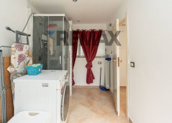 Lavanderia - Three-room apartment Via Cave Villara'
 
33, Catania - photo 21