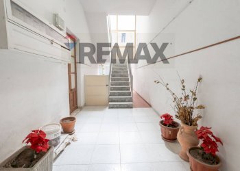 Ricezione / Lobby - Three-room apartment Via Cave Villara'
 
33, Catania - photo 26