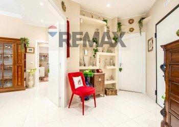Hall / corridoio - Four-room apartment Via Orchidea
 
4, Catania - photo 8