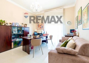 Sala da pranzo - Four-room apartment Via Orchidea
 
4, Catania - photo 11