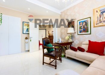 Sala da pranzo - Four-room apartment Via Orchidea
 
4, Catania - photo 15