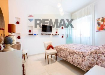 Camera / camera da letto - Four-room apartment Via Orchidea
 
4, Catania - photo 20