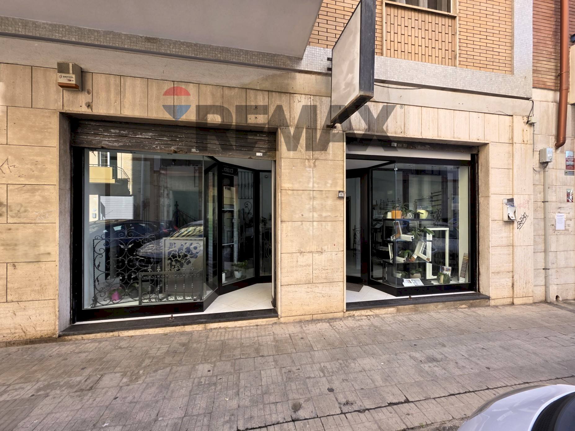 Edificio all\'aperto - Commercial Premises Via Tommaseo
 
54, Cagliari - photo 2