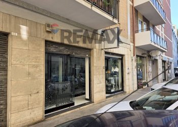 Edificio all\'aperto - Commercial Premises Via Tommaseo
 
54, Cagliari - photo 1