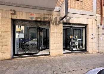 Edificio all\'aperto - Commercial Premises Via Tommaseo
 
54, Cagliari - photo 2