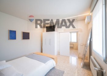 Camera / camera da letto - Trilocale Via Pratomaggiore
140, Desenzano del Garda - foto 24