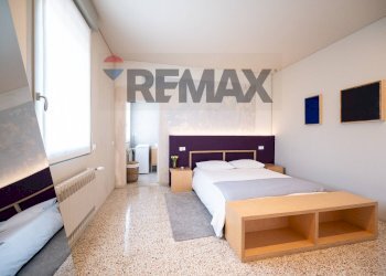Camera / camera da letto - Trilocale Via Pratomaggiore
140, Desenzano del Garda - foto 26