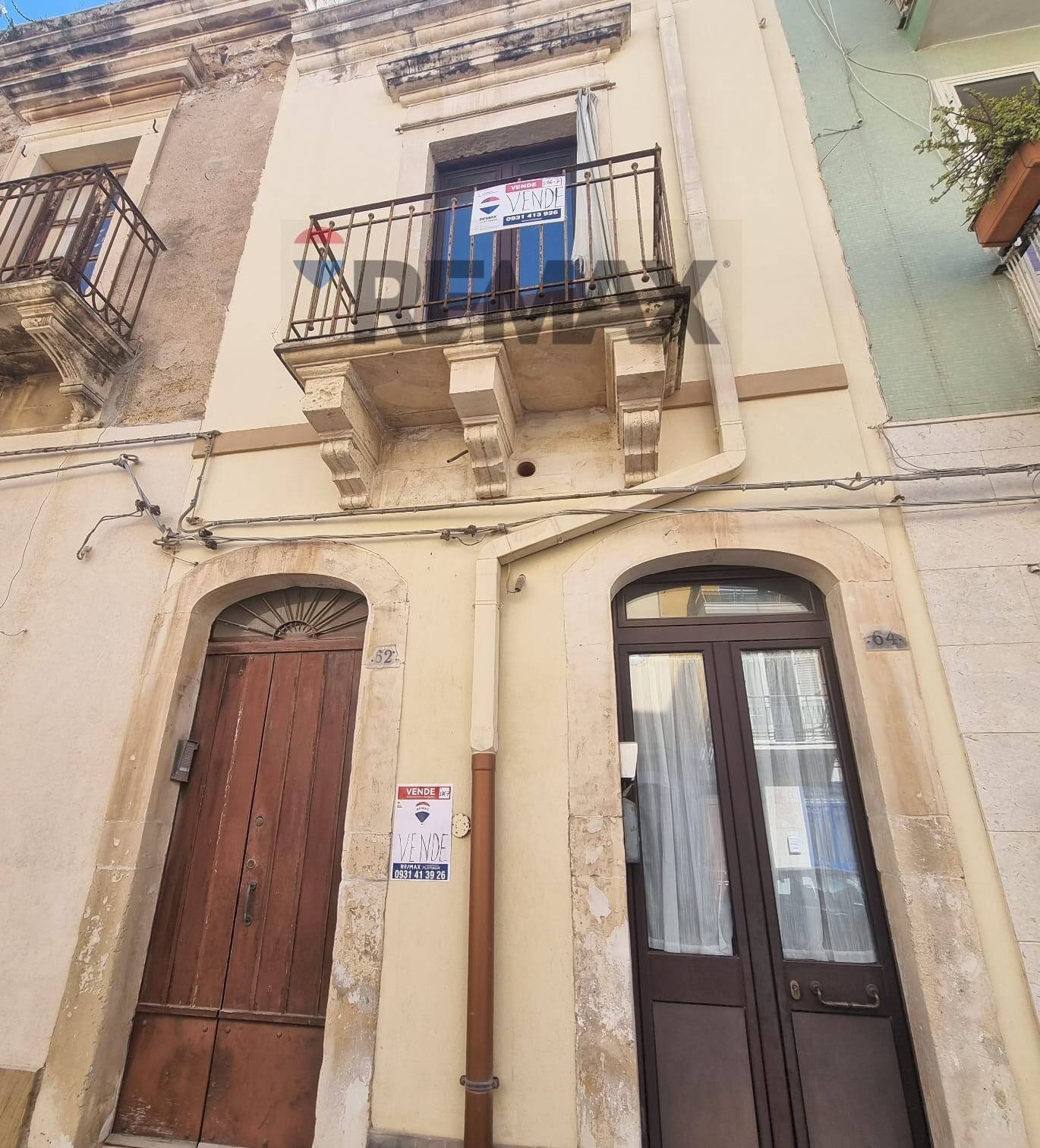 Edificio all\'aperto - Independent house Via Epicarmo
 
62, 64, Augusta - photo 1