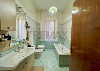 Bagno - Four-room apartment Via Campo Sportivo
 
10, San Felice a Cancello - photo 18