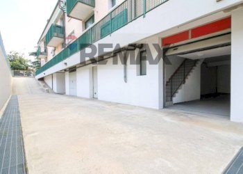 Terrazza - Negozio Piazzetta Aldo Moro
 
15, Mestrino - foto 8