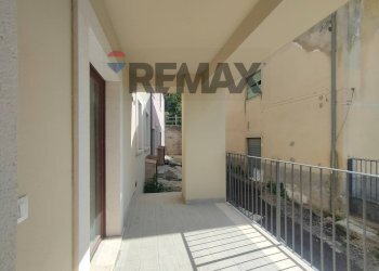 Balcone - Casa semi indipendente VIALE RIMEMBRANZA
 
22, Fagnano Alto - foto 4