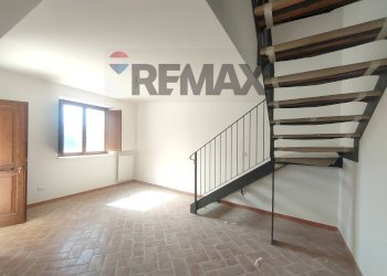 Stanza vuota - Casa semi indipendente VIALE RIMEMBRANZA
 
22, Fagnano Alto - foto 6