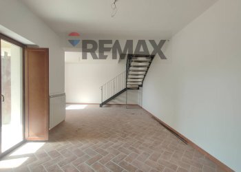 Stanza vuota - Casa semi indipendente VIALE RIMEMBRANZA
 
22, Fagnano Alto - foto 8