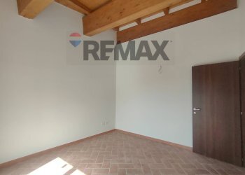 Stanza vuota - Casa semi indipendente VIALE RIMEMBRANZA
 
22, Fagnano Alto - foto 19