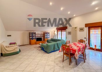 Sala da pranzo - Apartment via menotti
 
4, Dalmine - photo 1