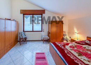Camera / camera da letto - Apartment via menotti
 
4, Dalmine - photo 7