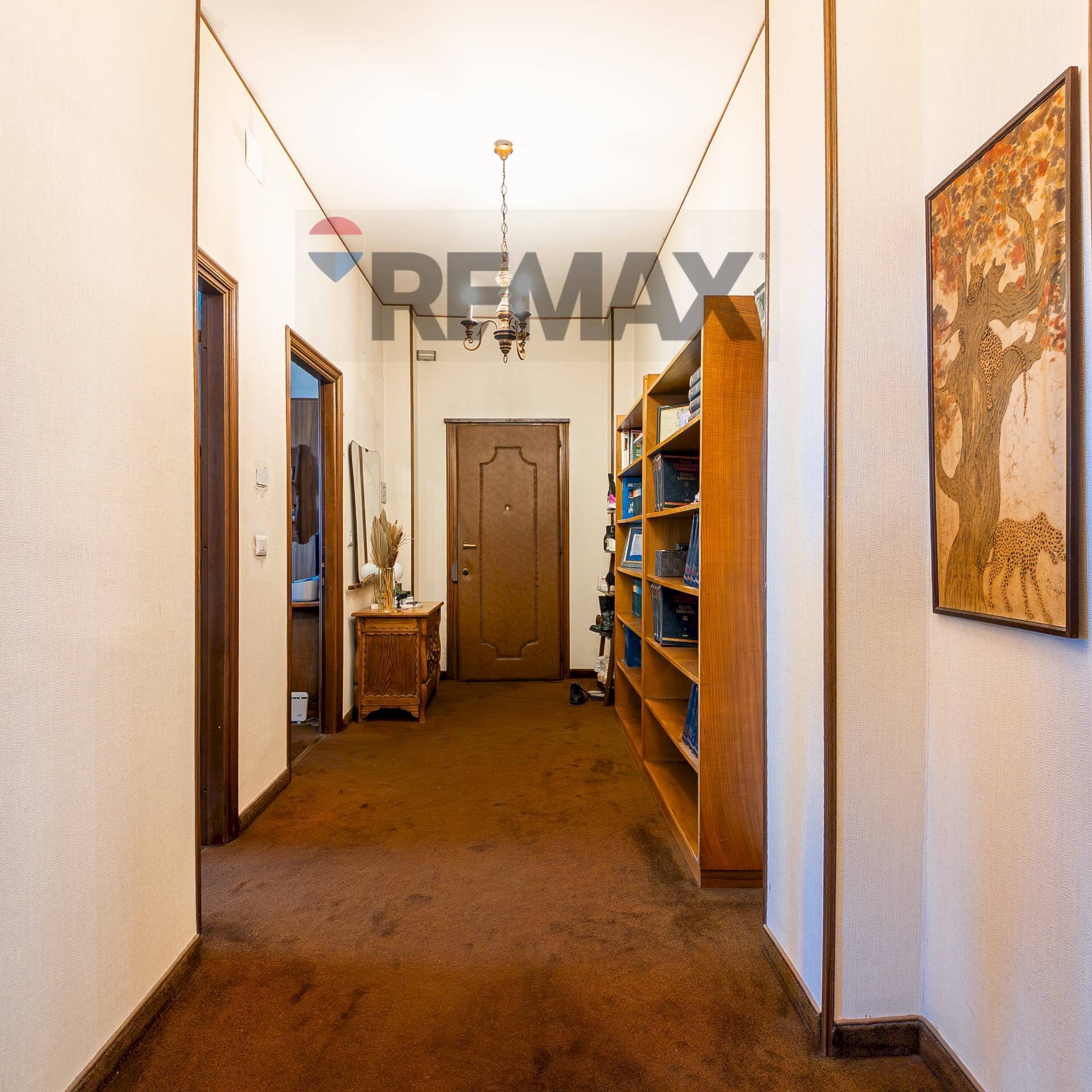 Hall / corridoio - Four-room apartment Alfieri
 
8, Orbassano - photo 3
