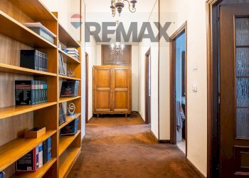 Hall / corridoio - Four-room apartment Alfieri
 
8, Orbassano - photo 2