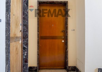 Hall / corridoio - Four-room apartment Alfieri
 
8, Orbassano - photo 23
