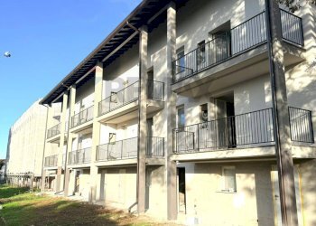 Edificio all\'aperto - Three-room apartment via delle grazie
 
33, Albuzzano - photo 11
