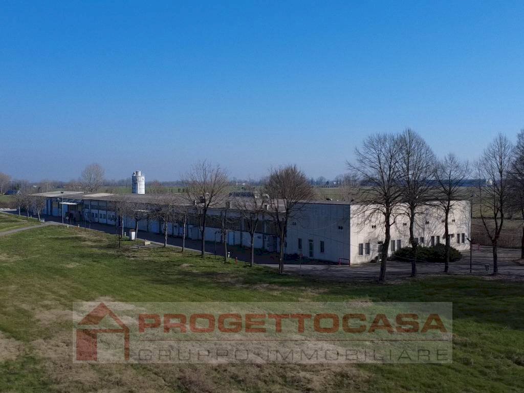 Foto 1 - Capannone Via Cadimarco
 
16, Fiesse - foto 1
