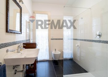 Bagno - Villa Alessandro Laurinsich
 
17, Parma - photo 36