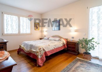 Camera / camera da letto - Villa Alessandro Laurinsich
 
17, Parma - photo 41