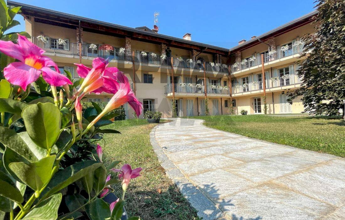 Edificio all\'aperto - Trilocale Via Sant'Isidoro
 
1, Bogogno - foto 2