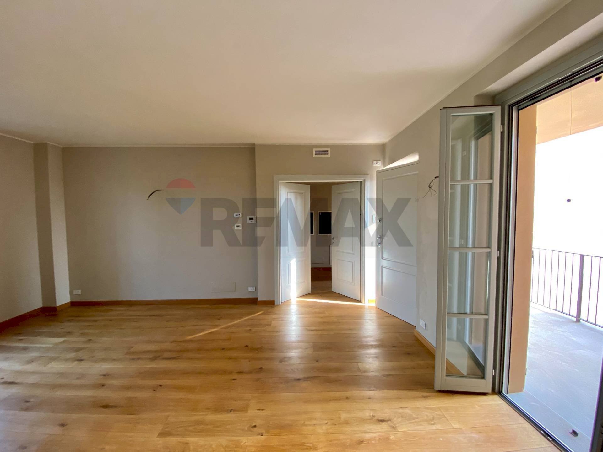 Sala ingresso e balcone - Two-room apartment Via Sant'Isidoro
1, Bogogno - photo 3