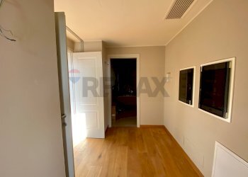 Disimpegno e camera bagno - Two-room apartment Via Sant'Isidoro
 
1, Bogogno - photo 4