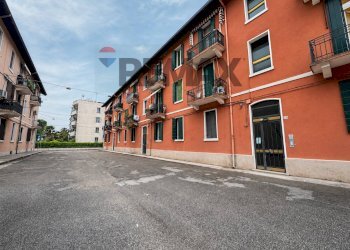 Edificio all\'aperto - Quadrilocale via ariosto
 
33, Venezia - foto 14