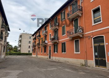 Edificio all\'aperto - Quadrilocale via ariosto
 
33, Venezia - foto 15