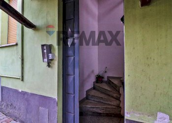Scale - Two-room apartment Via Cristoforo Colombo
 
4, Parma - photo 16