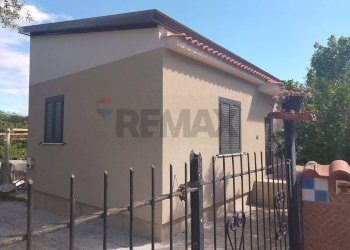 Casa all\'aperto - Casa indipendente via avezzano, Sessa Aurunca - foto 2