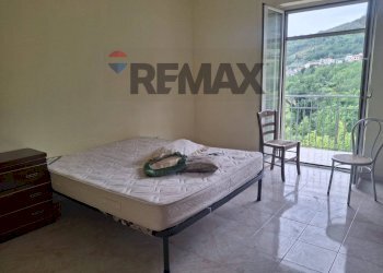 Camera / camera da letto - Four-room apartment Castelforte - photo 11