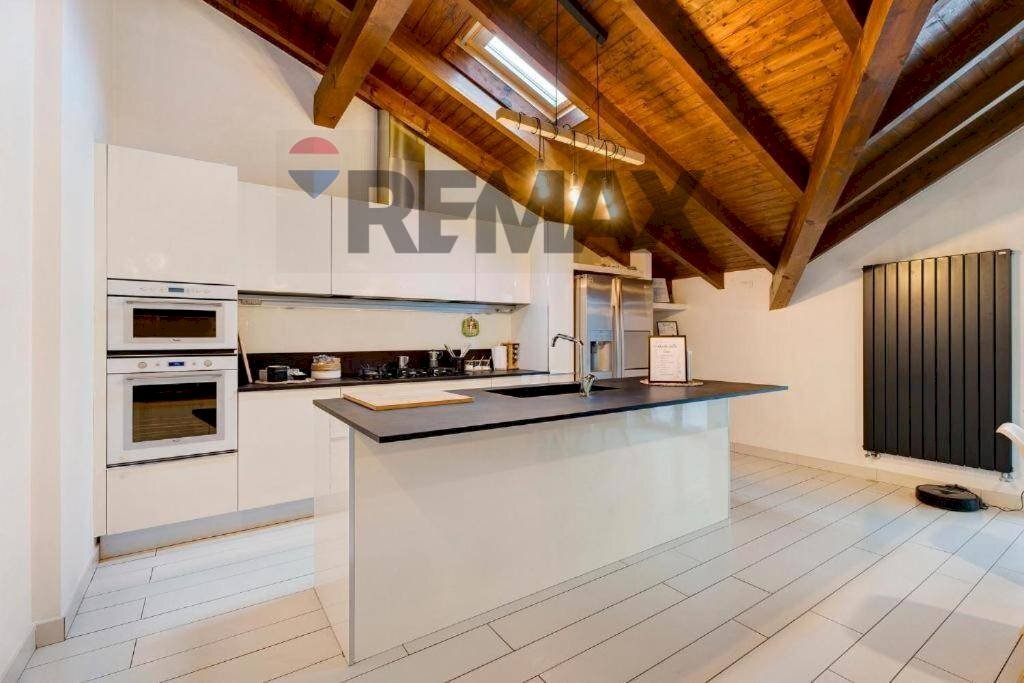 Cucina - Trilocale Via Giuseppe Garibaldi
 
105, Ferno - foto 3