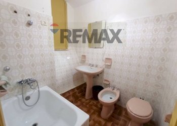 Bagno - Semi-detached house via Roma
 
9, Duronia - photo 11