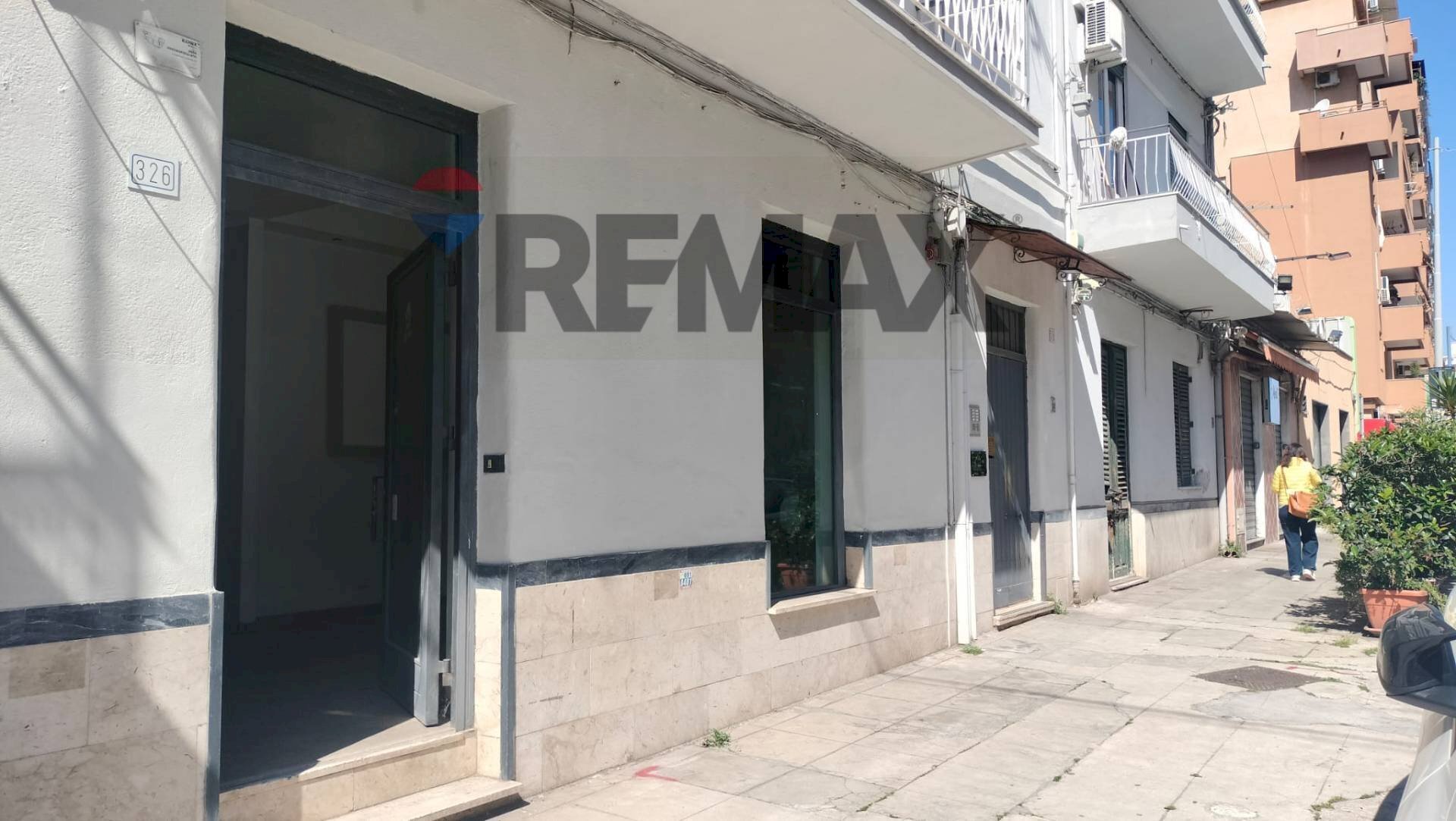 Edificio all\'aperto - Shop via Sampolo
 
326- 328, Palermo - photo 2