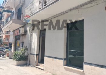 Edificio all\'aperto - Shop via Sampolo
 
326- 328, Palermo - photo 1